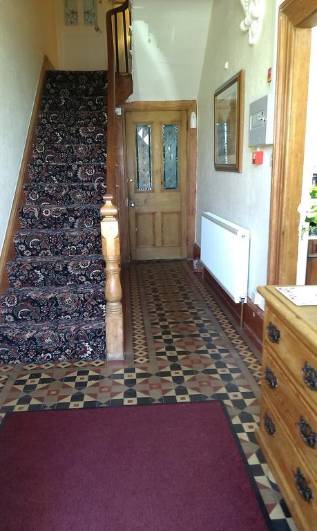 Min Y Don Guest House Лланфэрфечейн Экстерьер фото