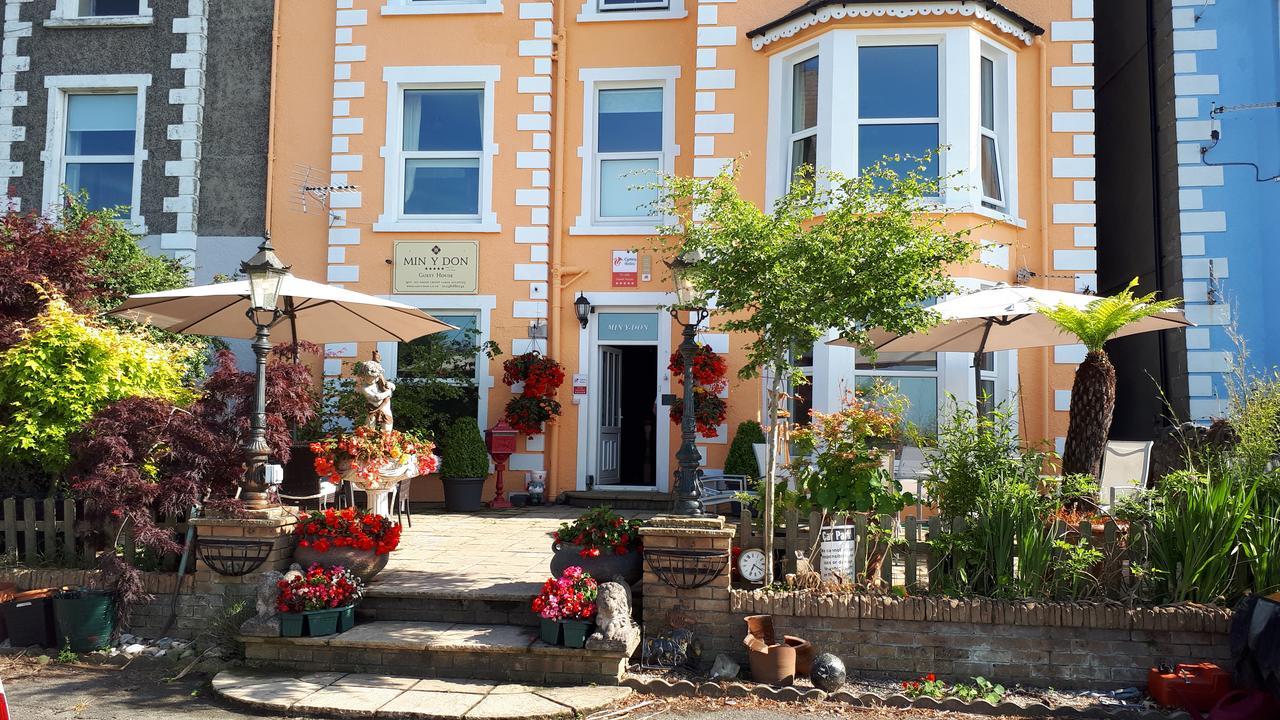 Min Y Don Guest House Лланфэрфечейн Экстерьер фото