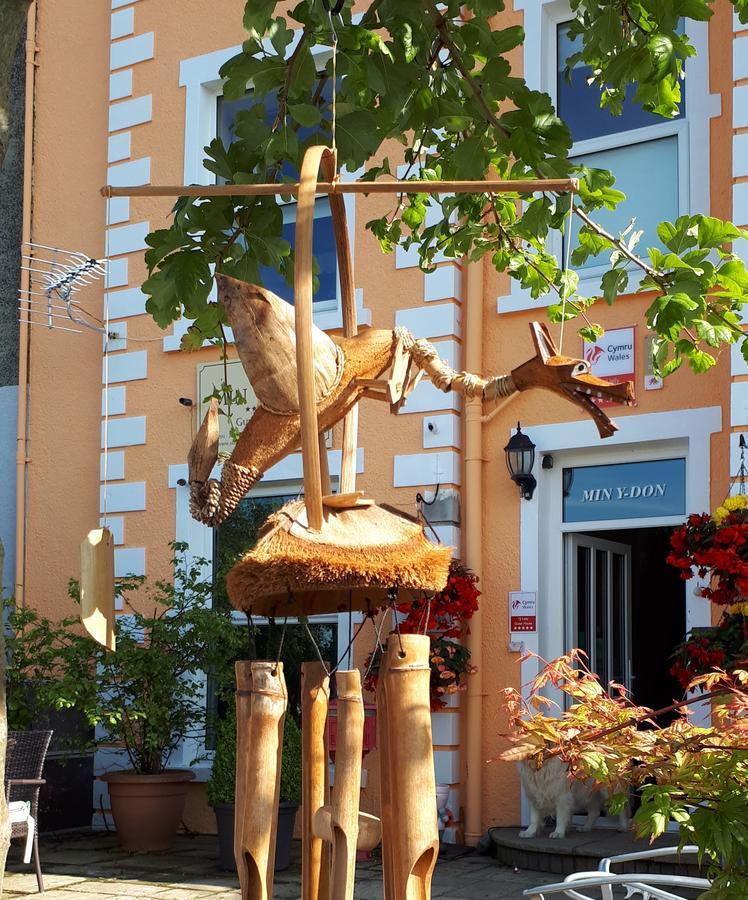 Min Y Don Guest House Лланфэрфечейн Экстерьер фото